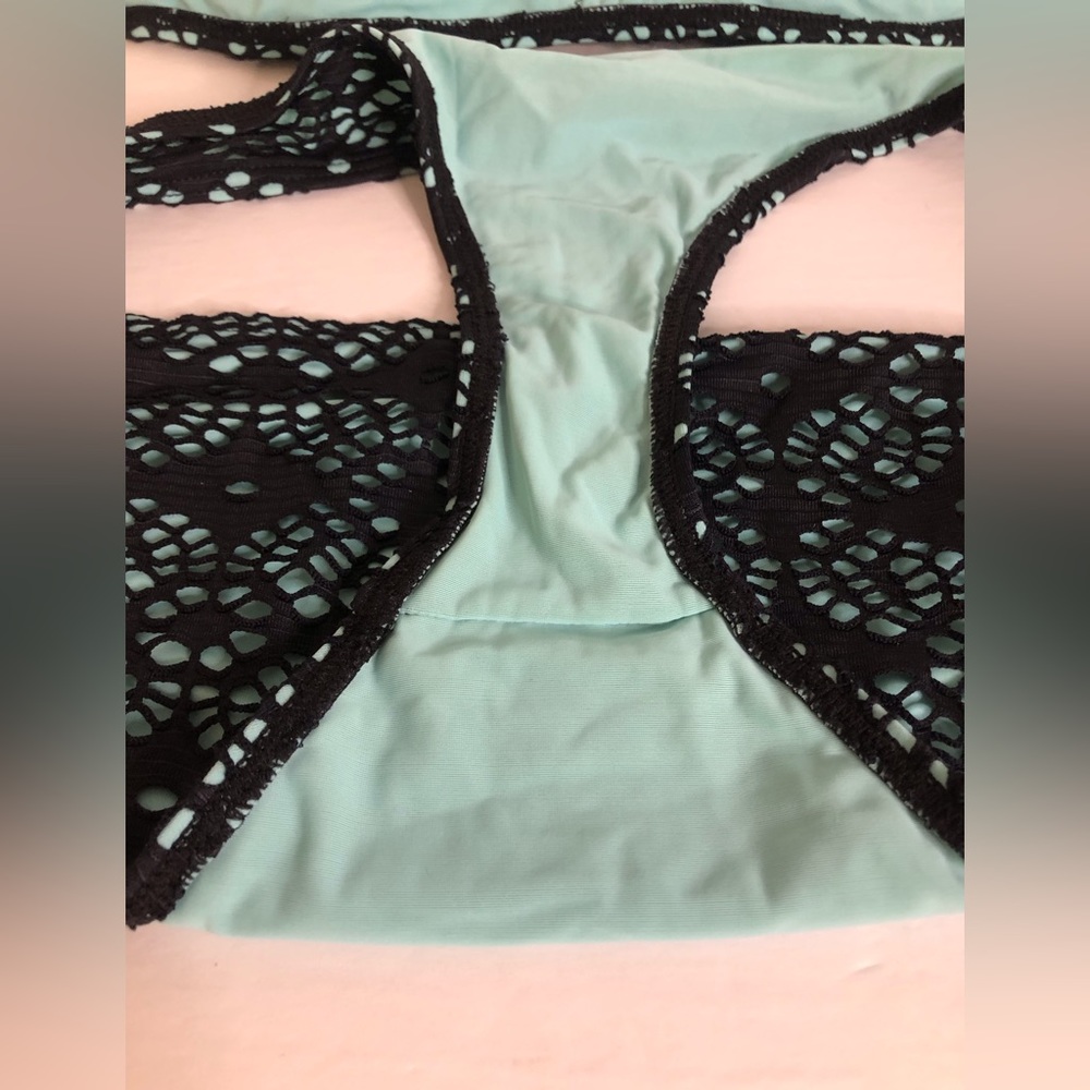 Black Lace Strapless Bikini – Blue Lining, Two-Piece (S/M) - Picture 11 of 12